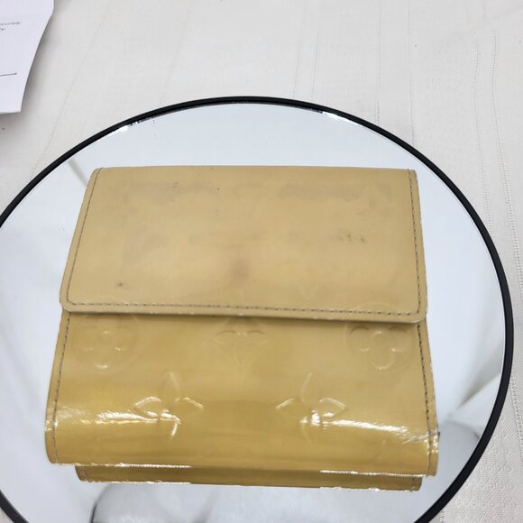 LOUIS VUITTON LV Embossed Monogram Vernis Leather Wallet - Picture 4 of 13